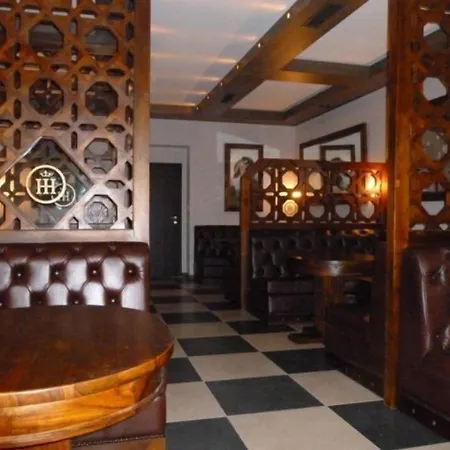 Henry Center Boutique 2*