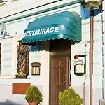 Henry Center Boutique