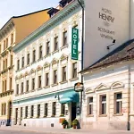 Henry Center Boutique Hotel 2*